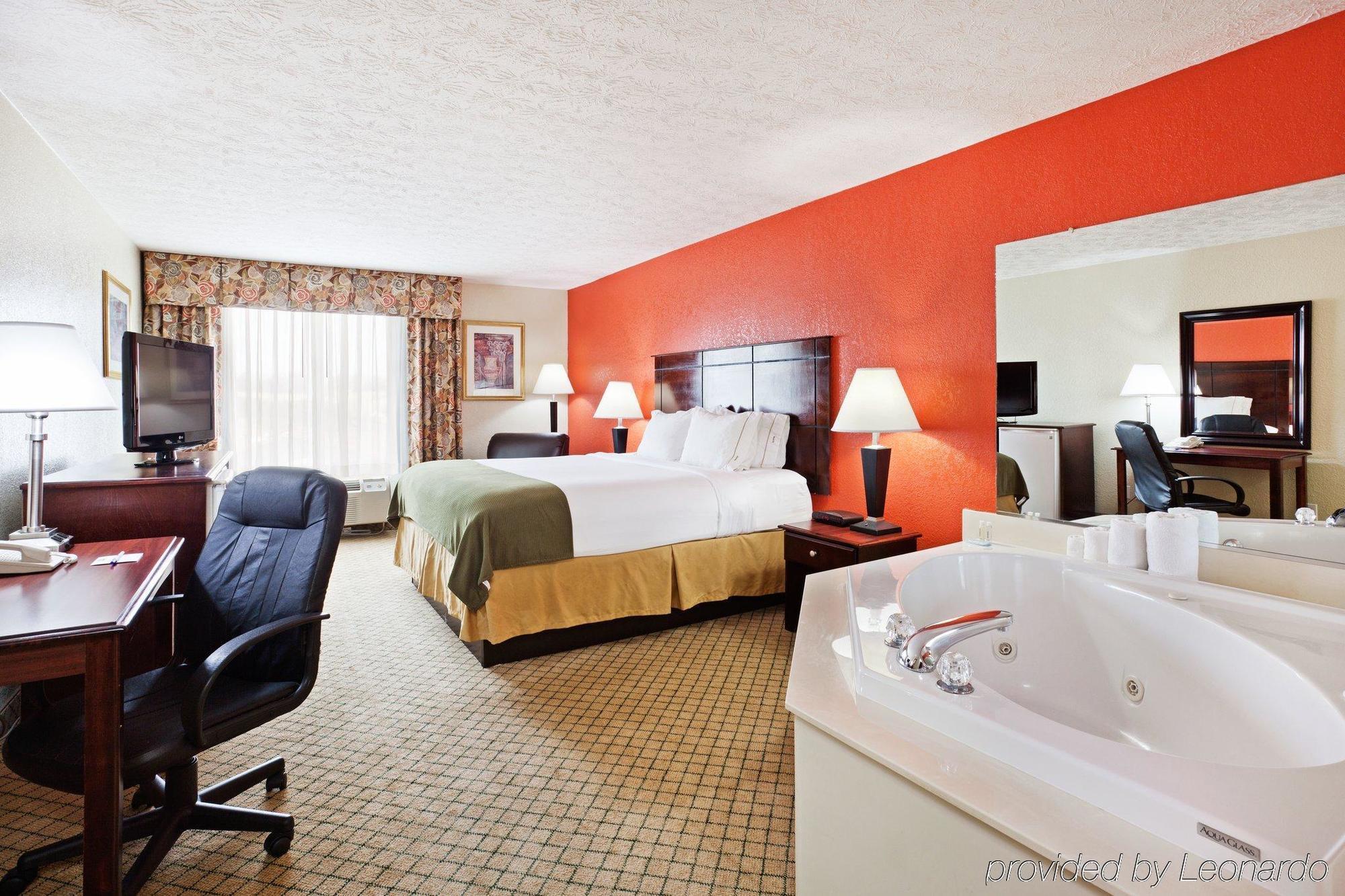 Holiday Inn Express Dandridge, An Ihg Hotel Room photo