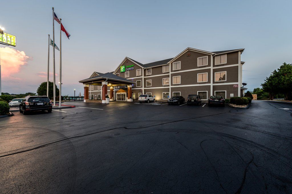 Holiday Inn Express Dandridge, An Ihg Hotel Exterior photo
