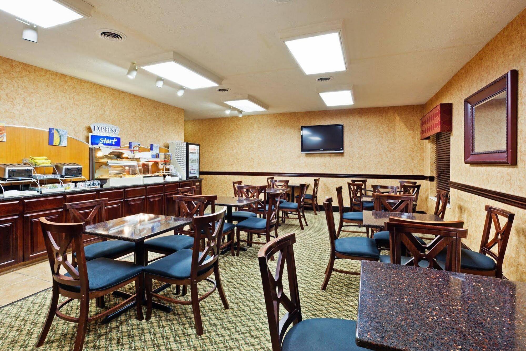 Holiday Inn Express Dandridge, An Ihg Hotel Exterior photo