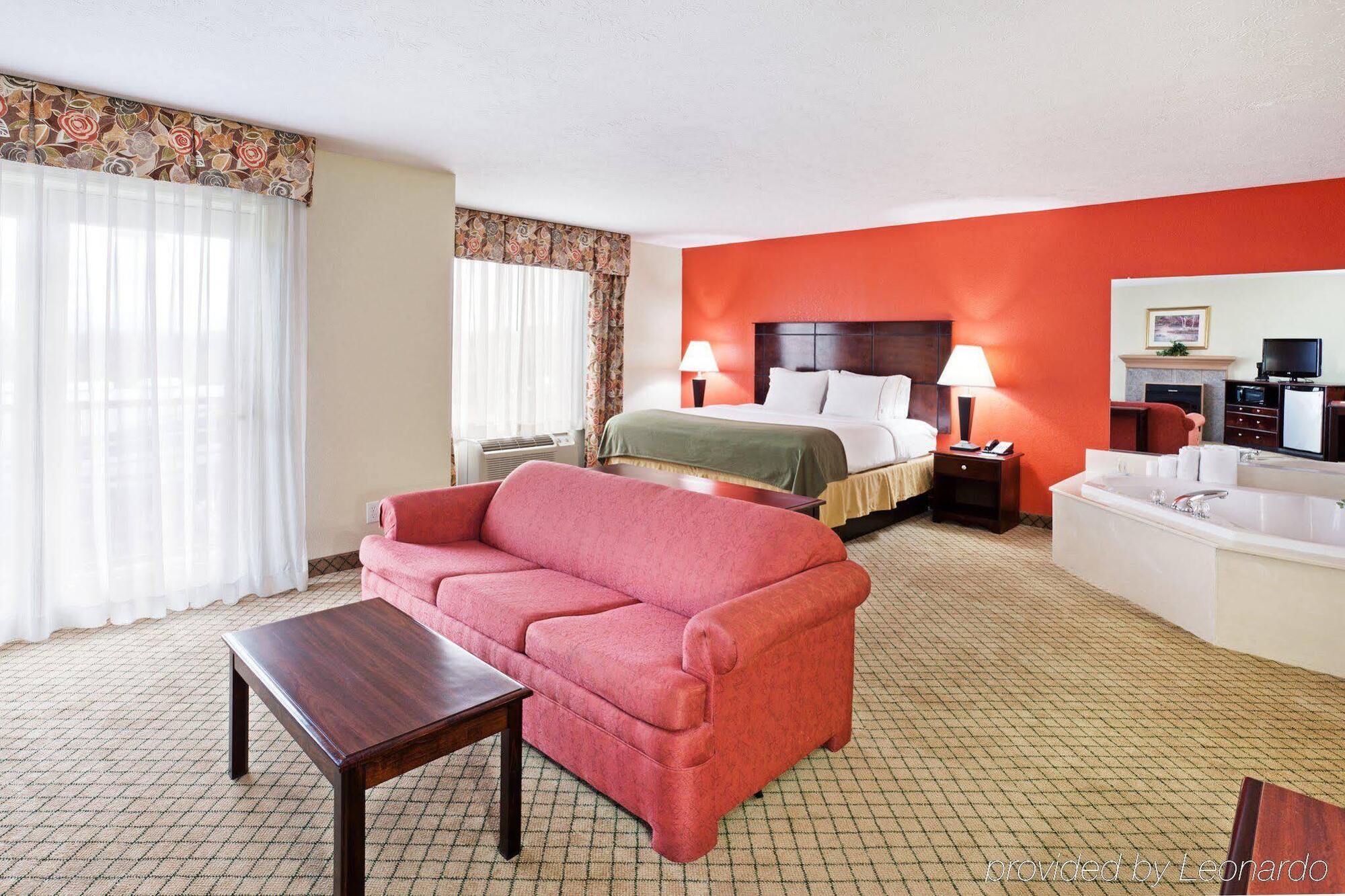 Holiday Inn Express Dandridge, An Ihg Hotel Exterior photo